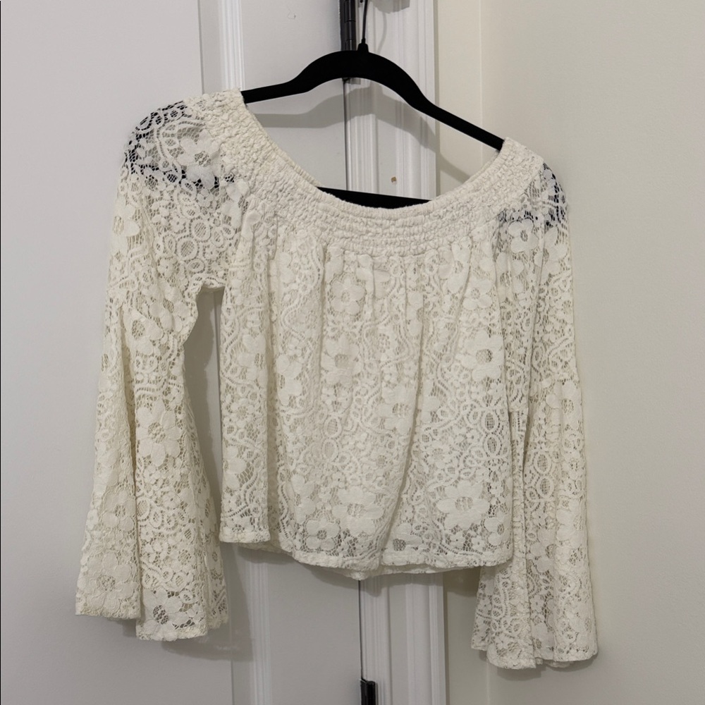 Hollister Cream Lace Off-Shoulder Blouse size XS